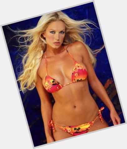 Annalise Braakensiek gay 10