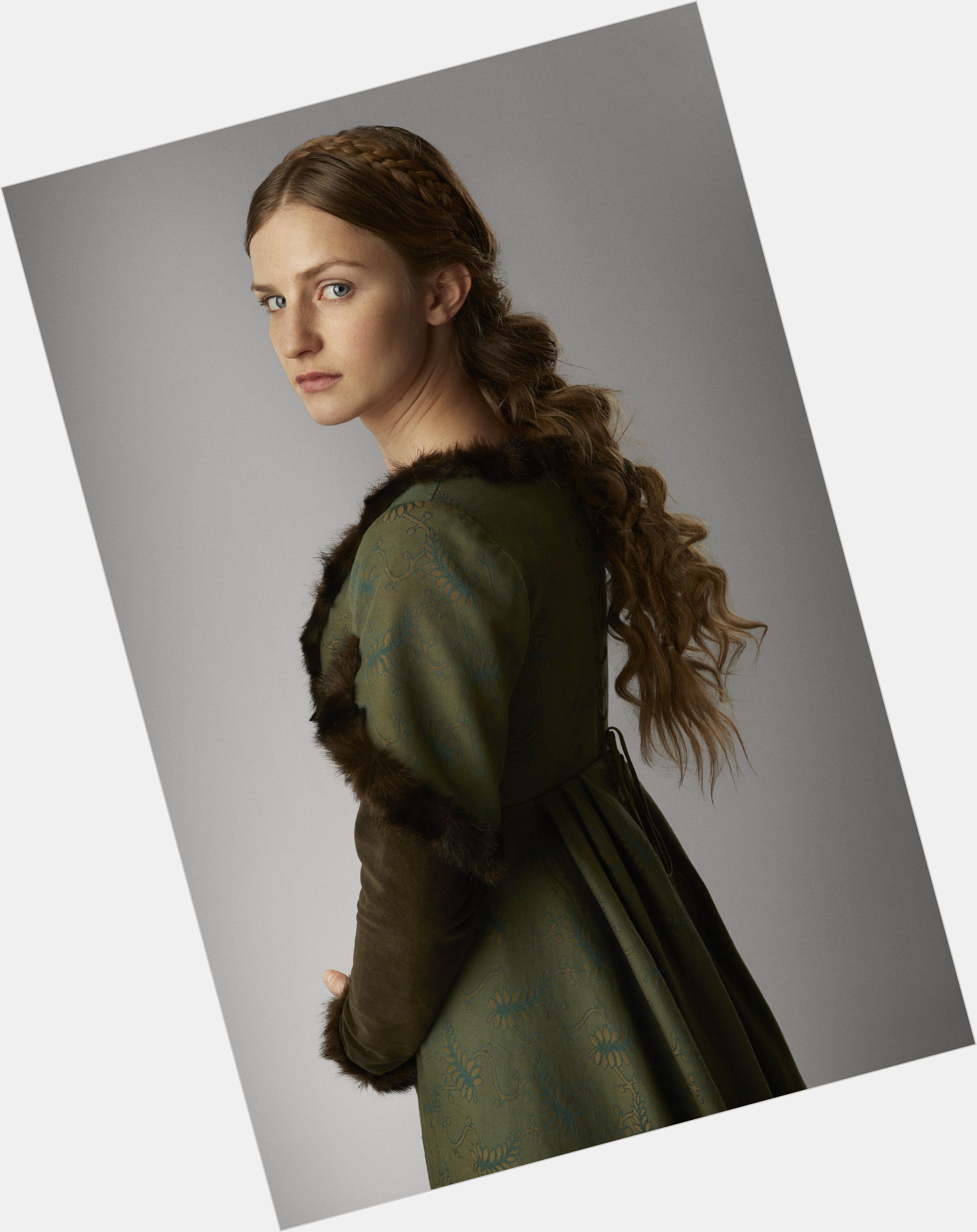 Anne Neville Slim body,  light brown hair & hairstyles