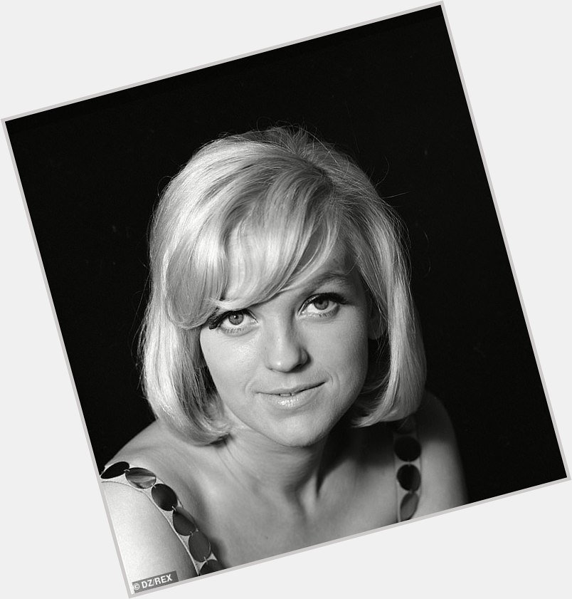 Annie Nightingale hairstyle 7