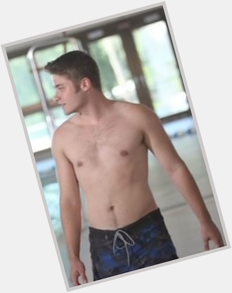 Argiris Kambouris Athletic body,  grey hair & hairstyles