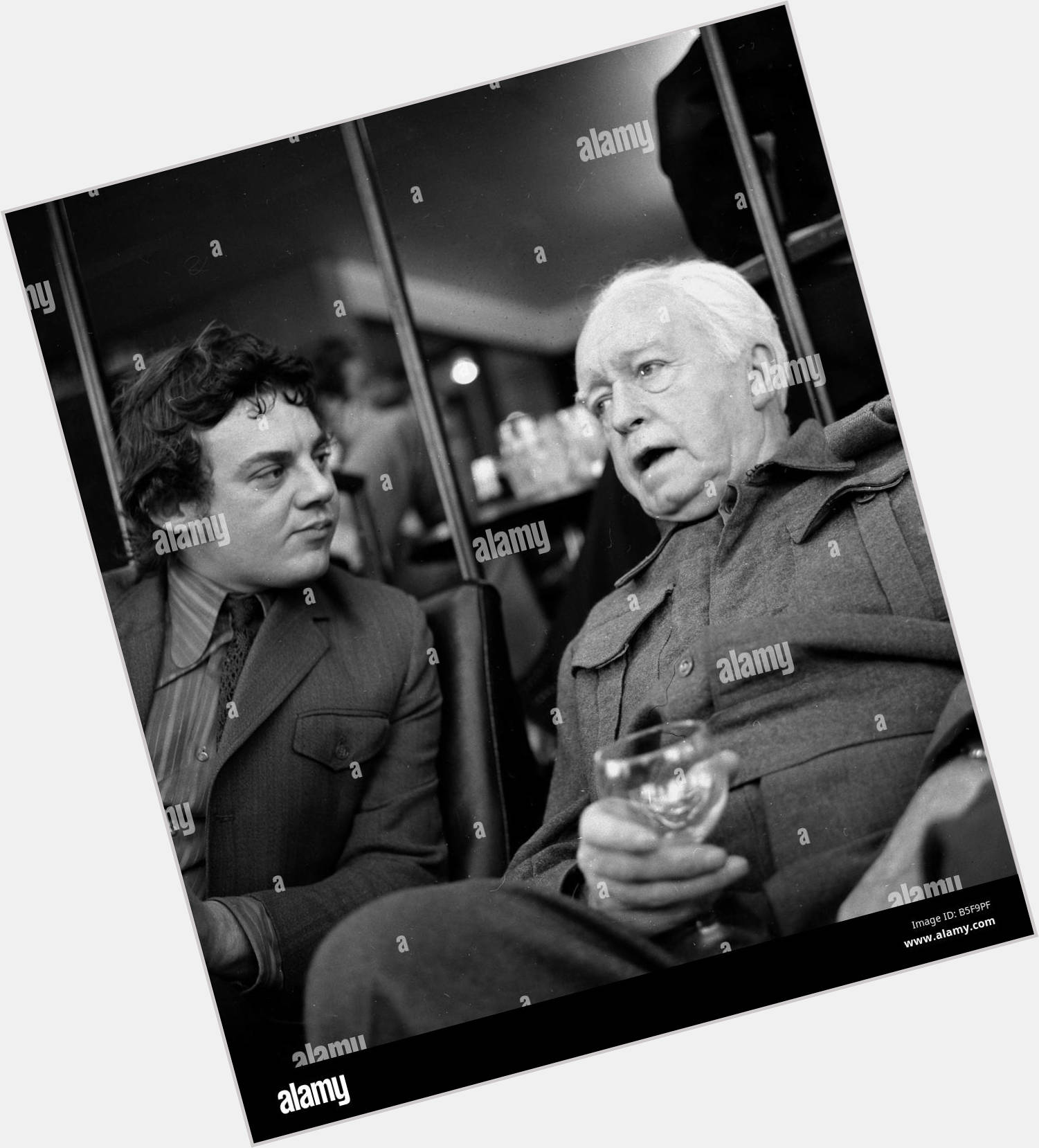 Arnold Ridley Average body,  grey hair & hairstyles