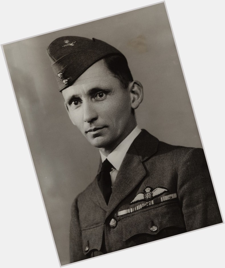 Arthur Tedder 1st Baron Tedder Average body,  dark brown hair & hairstyles