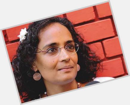 Arundhati Roy full body 6