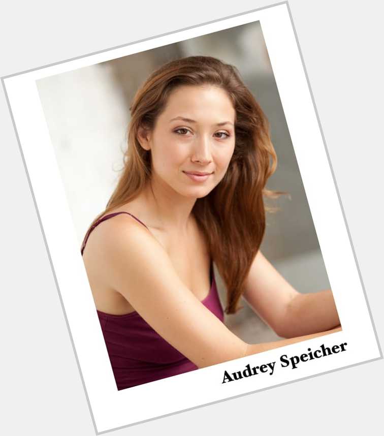 Audrey Speicher Slim body,  light brown hair & hairstyles