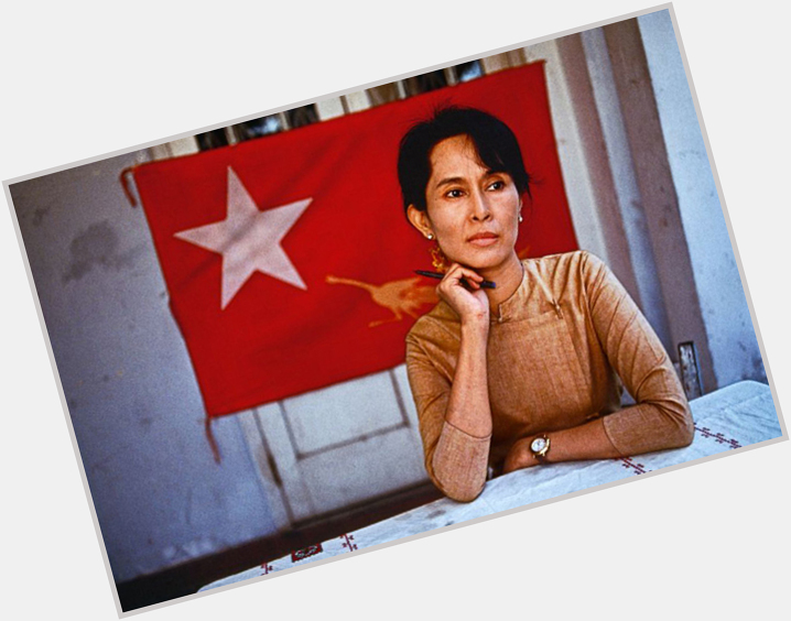 Aung San Suu Kyi hairstyle 7