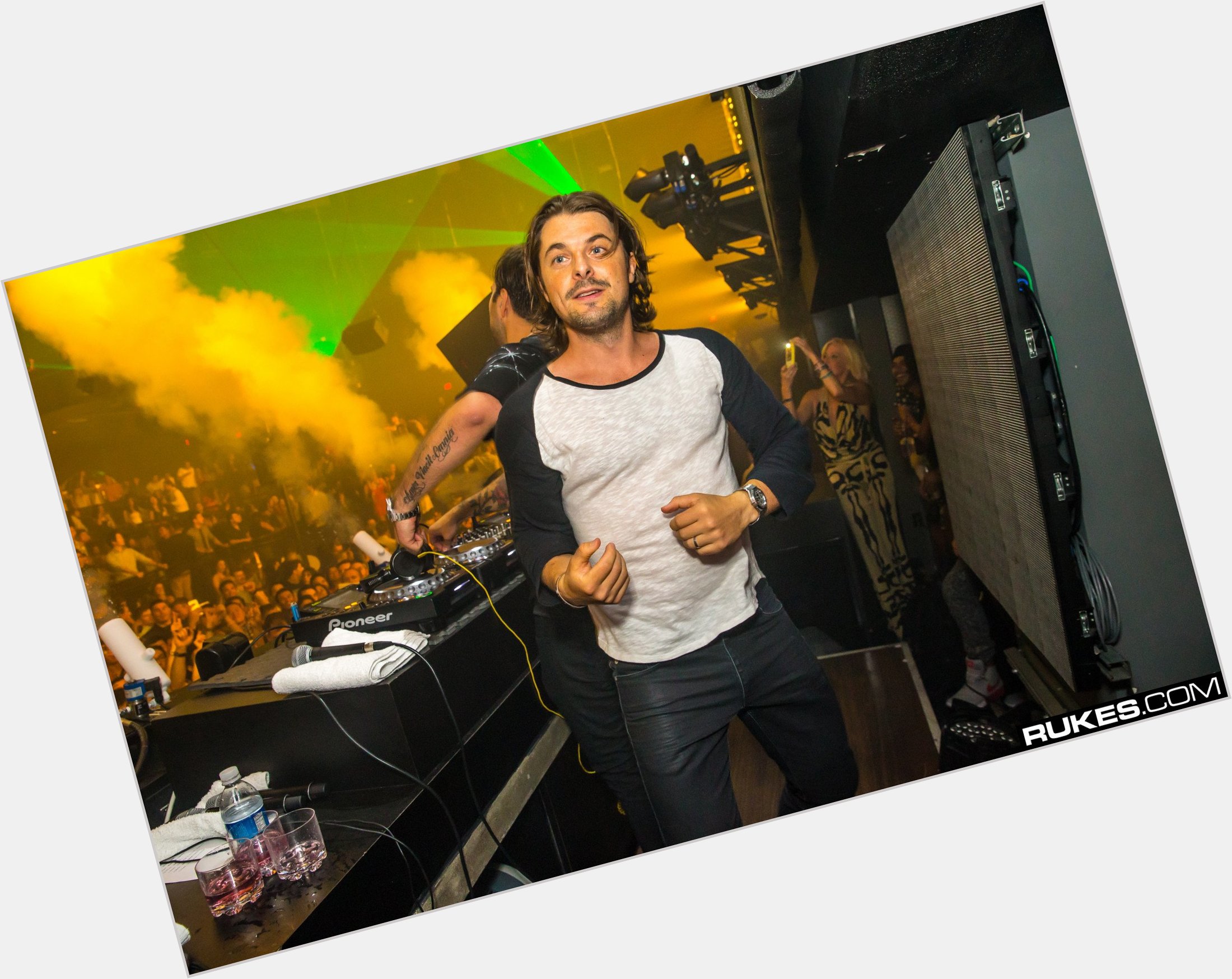 Axwell new pic 1