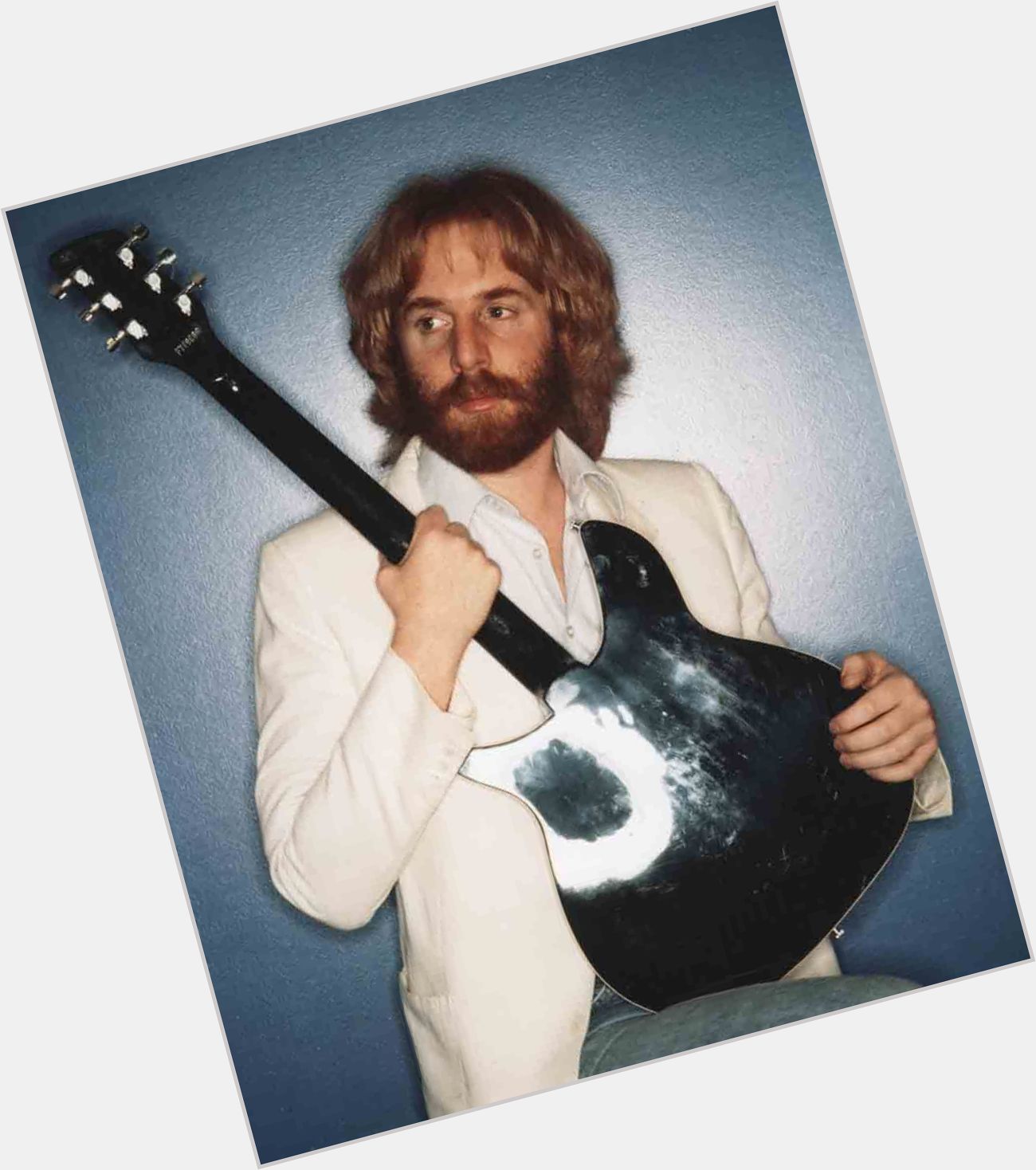 Andrew Gold Average body,  blonde hair & hairstyles