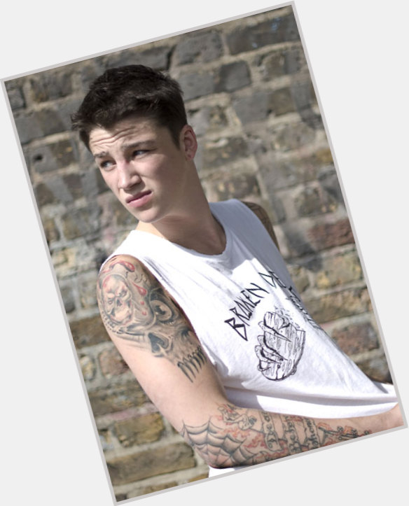 Ash Stymest Athletic body,  light brown hair & hairstyles