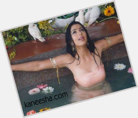 Bhumika Chawla sexy 6