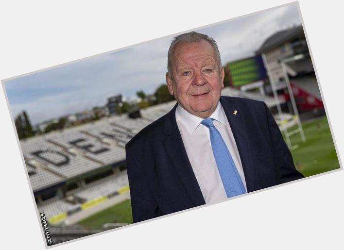 Bill Beaumont Average body,  salt and pepper hair & hairstyles