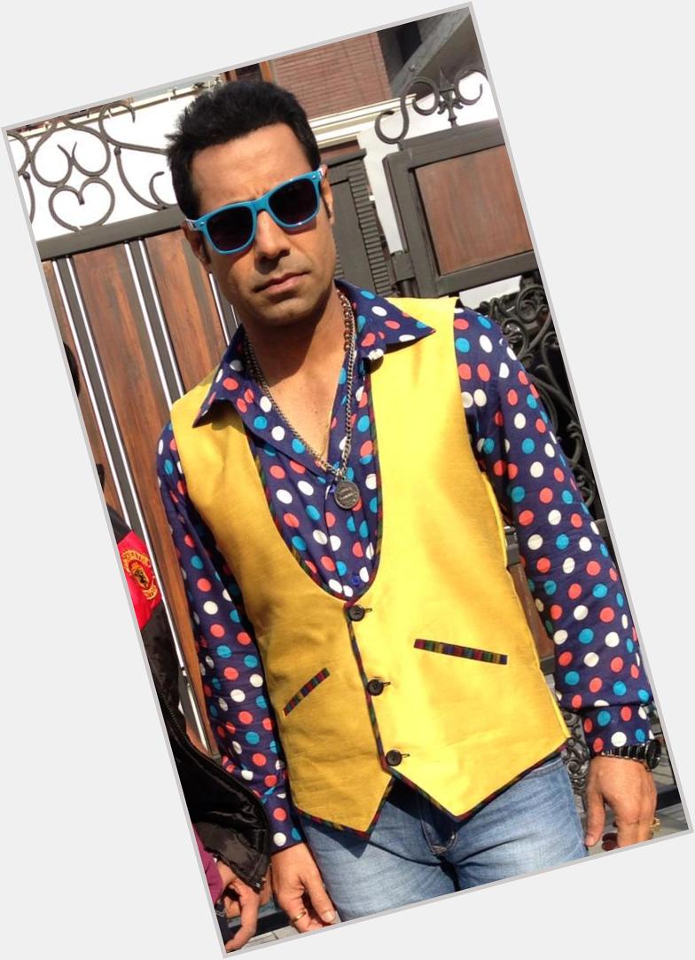 Binnu Dhillon body 3