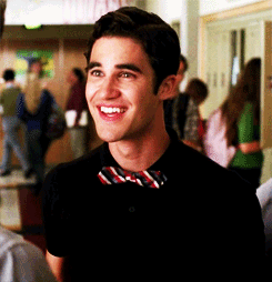 Blaine Anderson Athletic body,  light brown hair & hairstyles