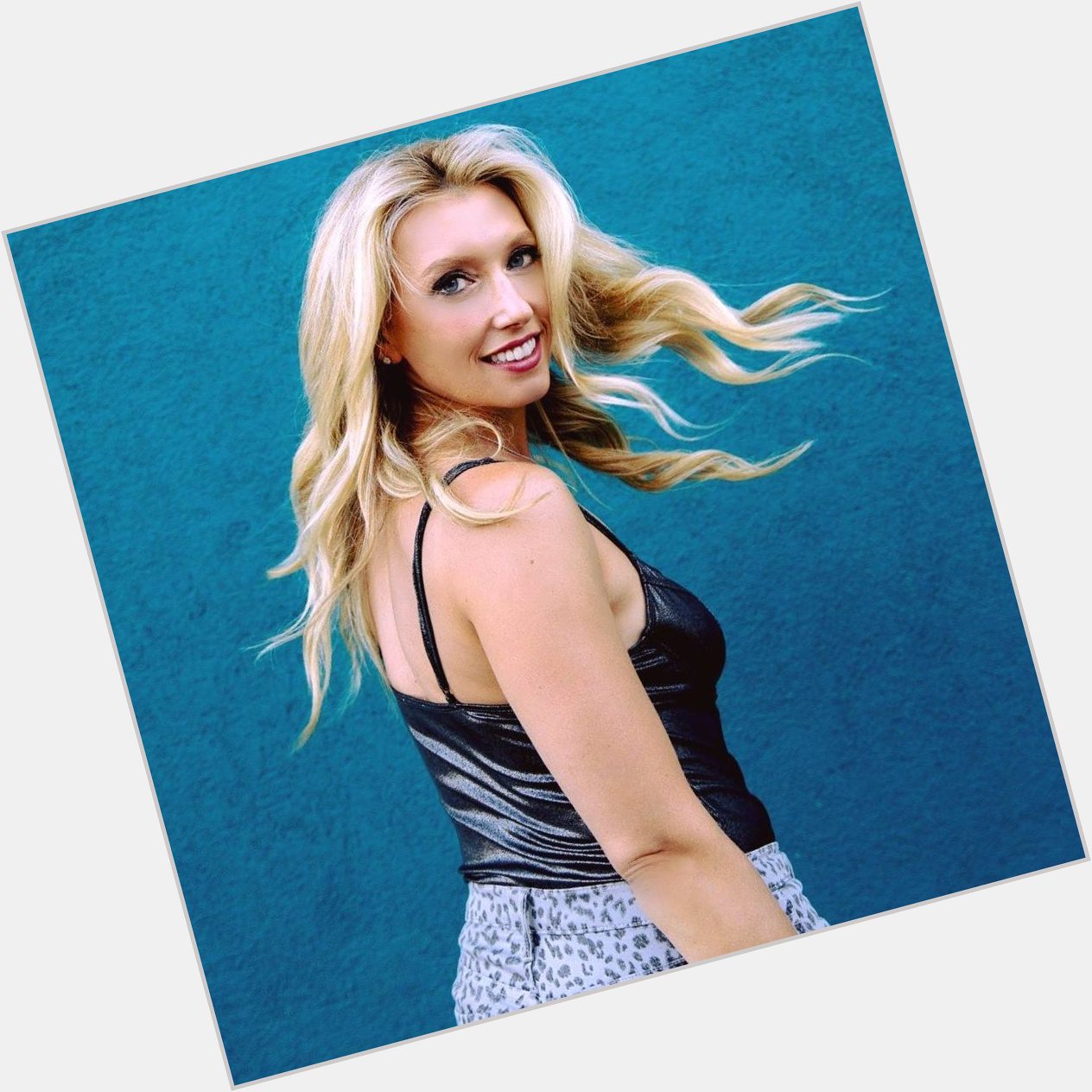 Brooke Josephson Slim body,  blonde hair & hairstyles