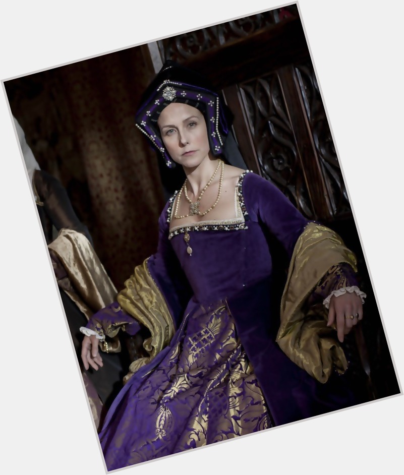 Catherine Of Aragon Average body,  black hair & hairstyles