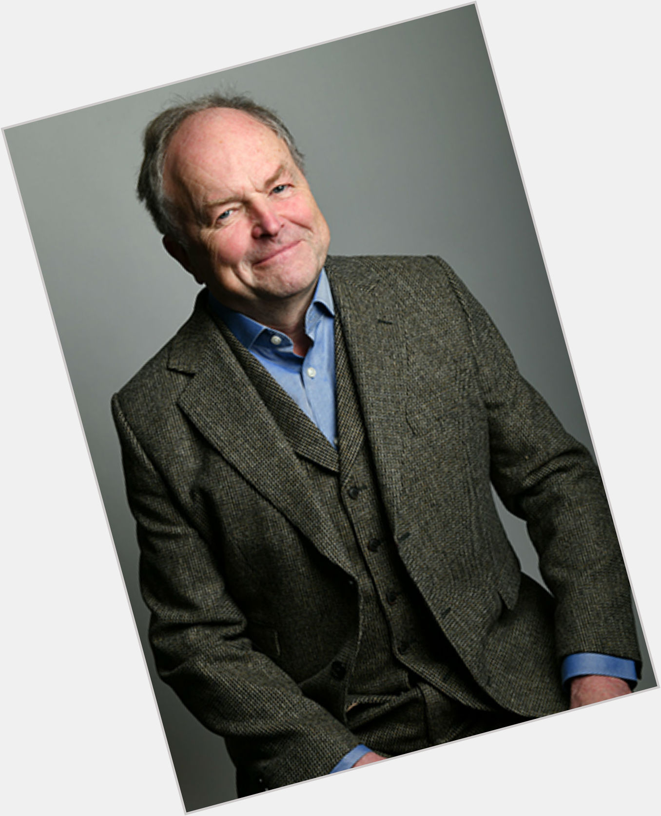 Clive Anderson Average body,  light brown hair & hairstyles
