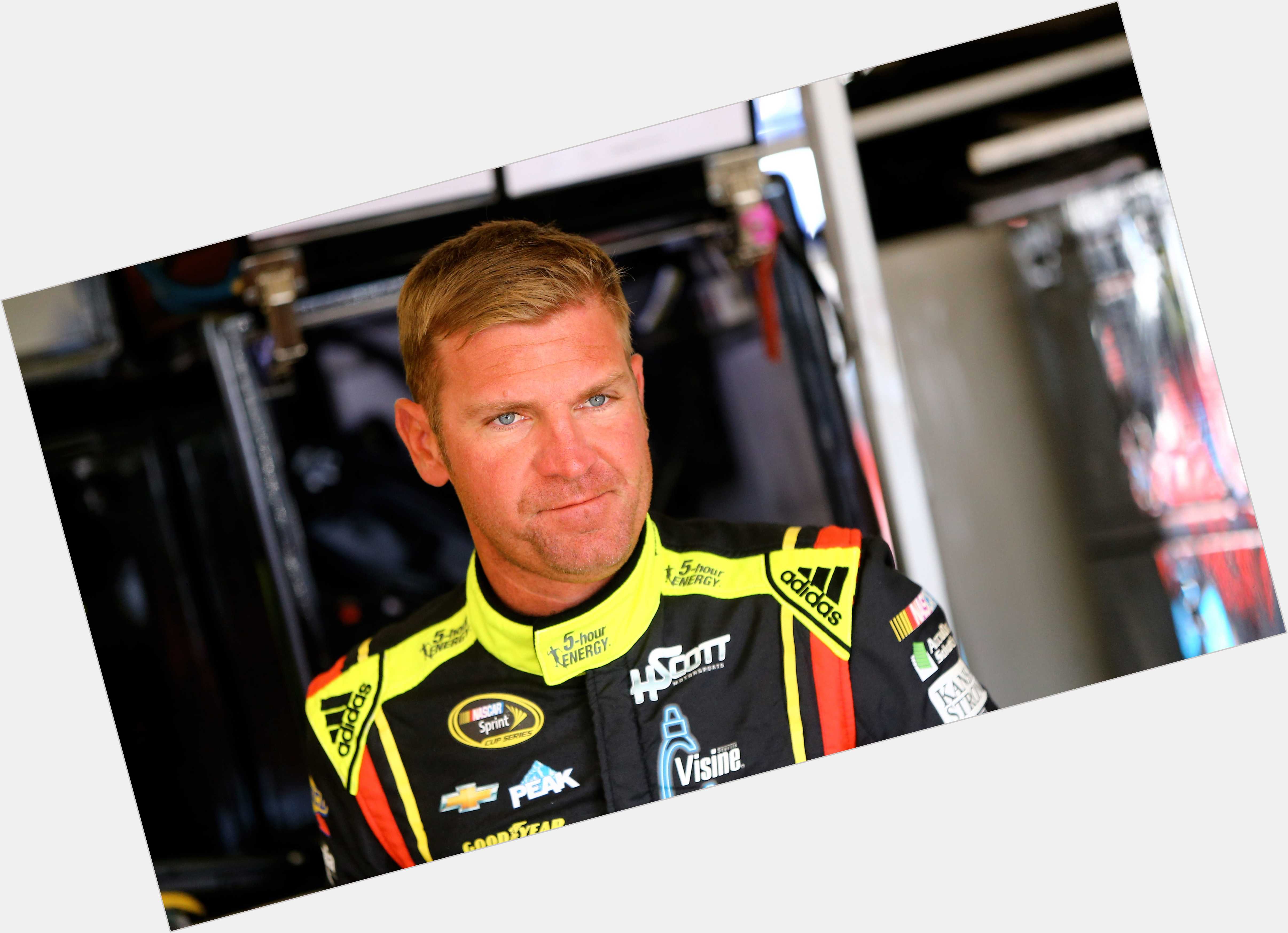 Clint Bowyer Athletic body,  light brown hair & hairstyles