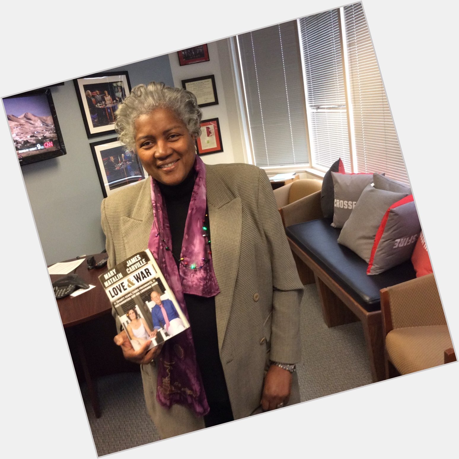 Donna Brazile Average body,  salt and pepper hair & hairstyles