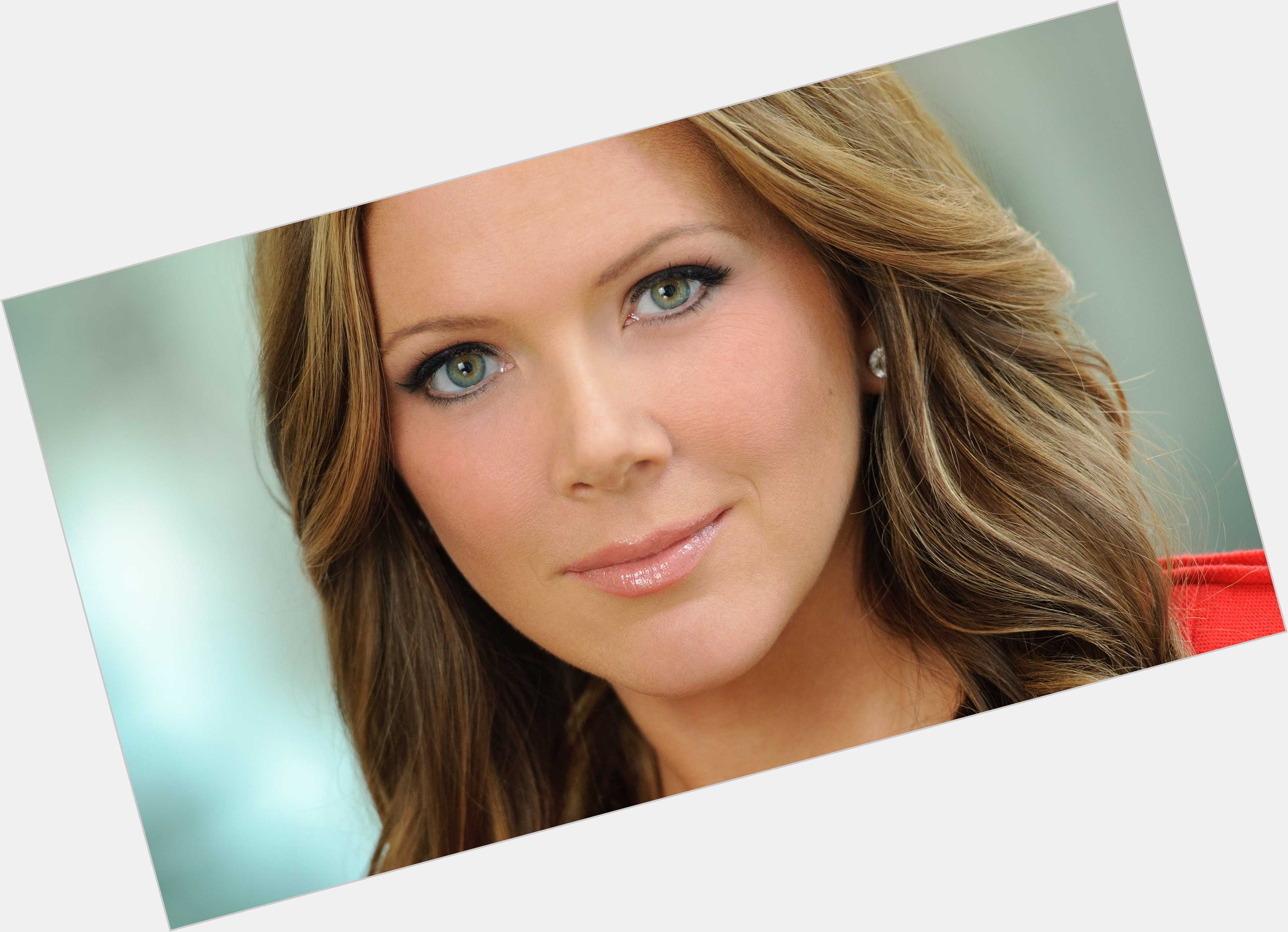 Elizabeth Regan | Official Site for Woman Crush Wednesday #WCW