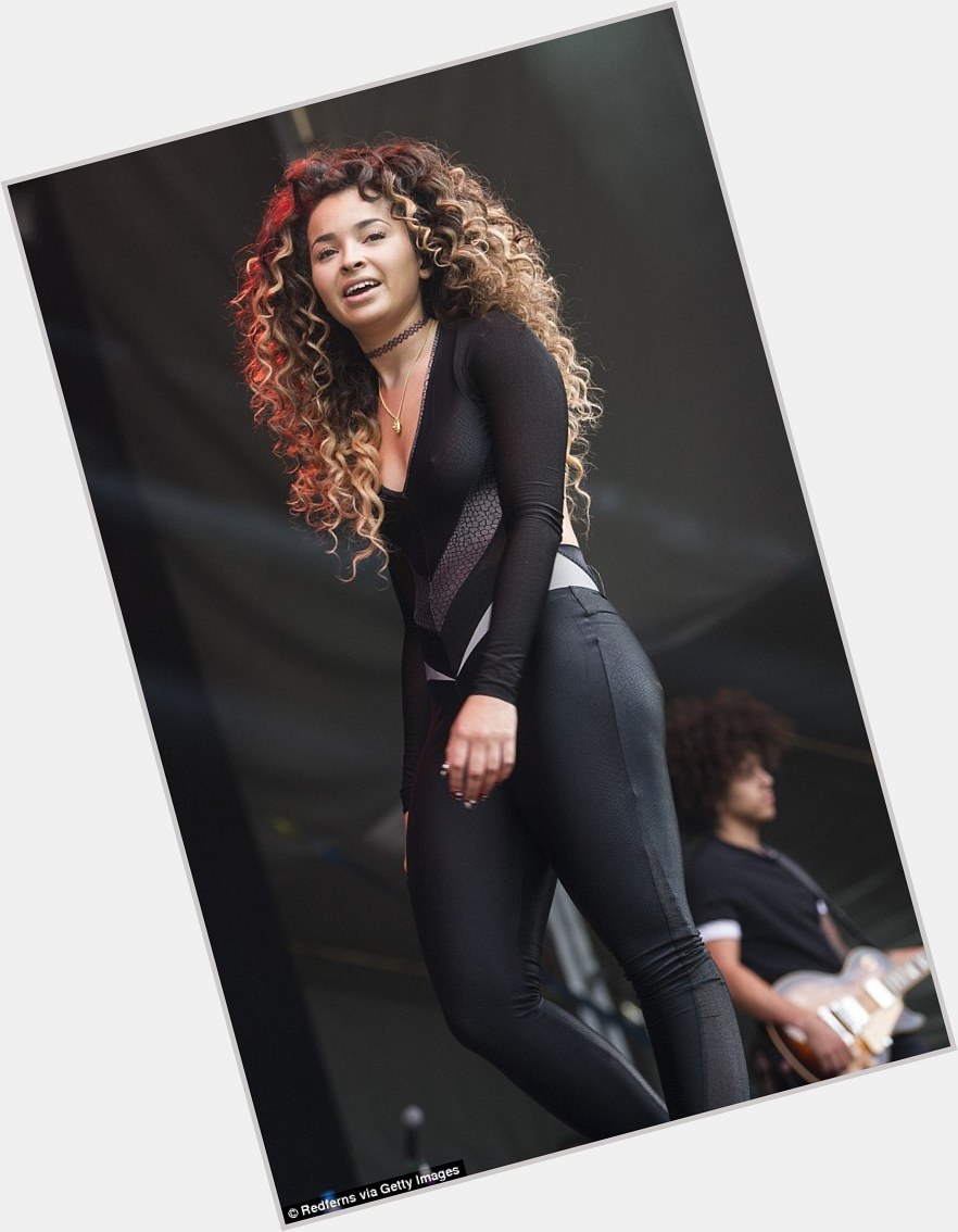 Ella Eyre dating 2