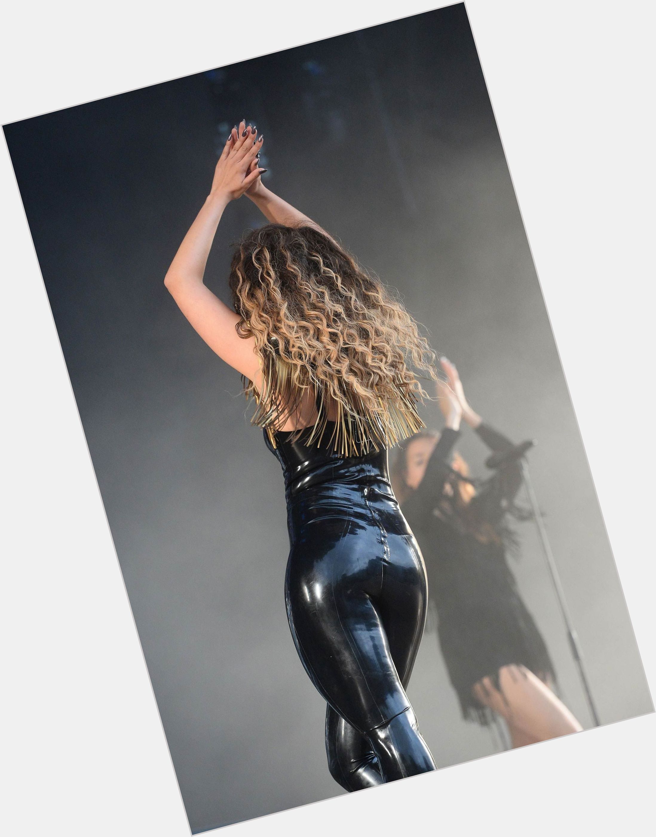 Ella Eyre sexy 3