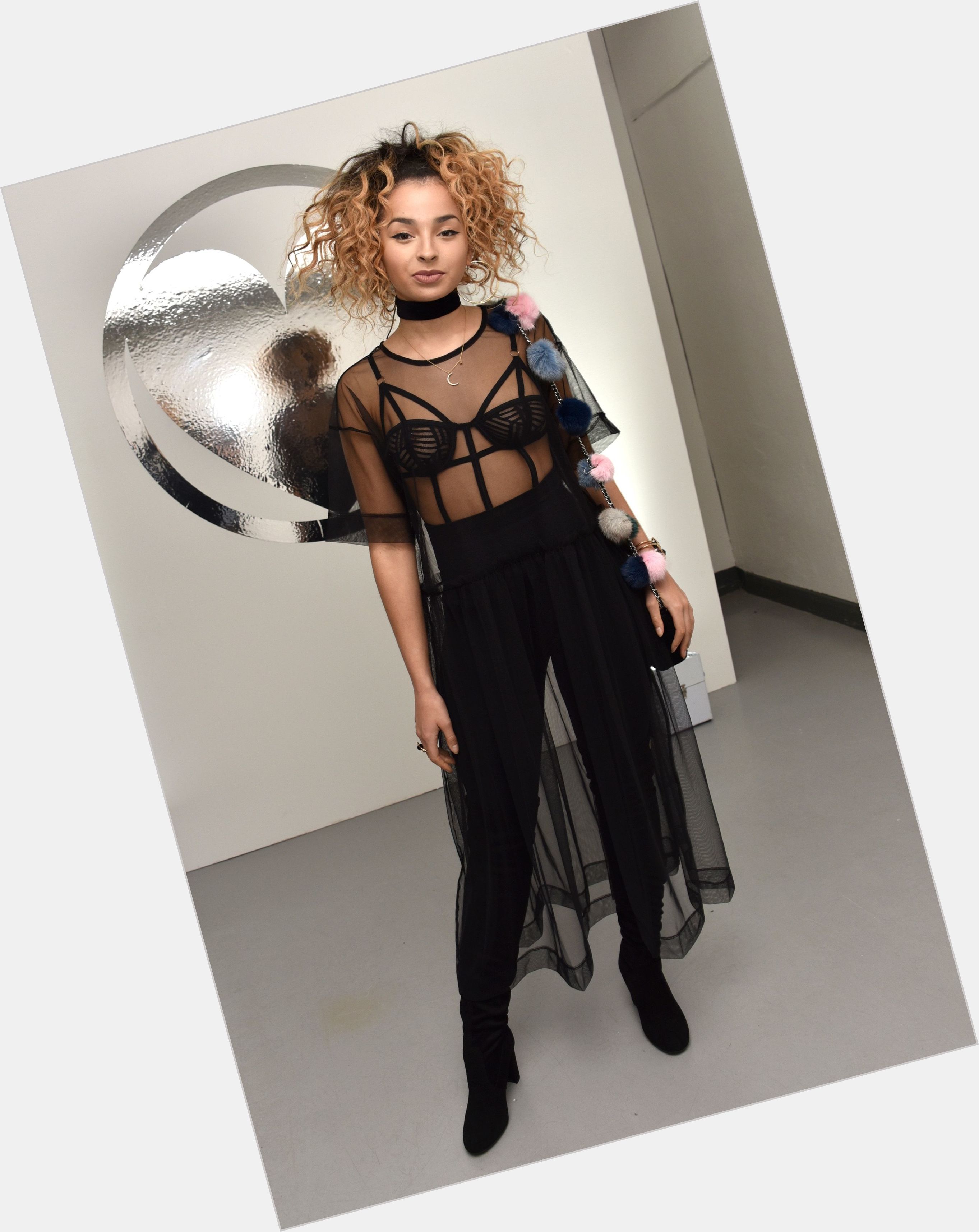 Ella Eyre sexy 6