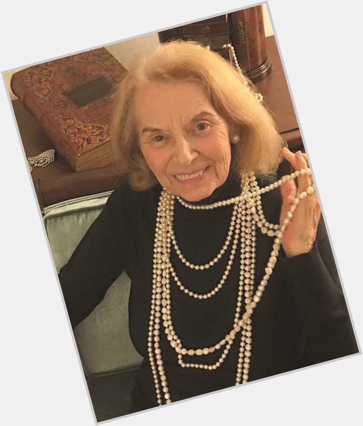 Ellen Gilchrist hairstyle 4