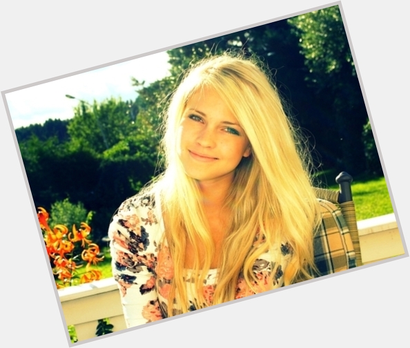 Emilie Marie Nereng dating 3