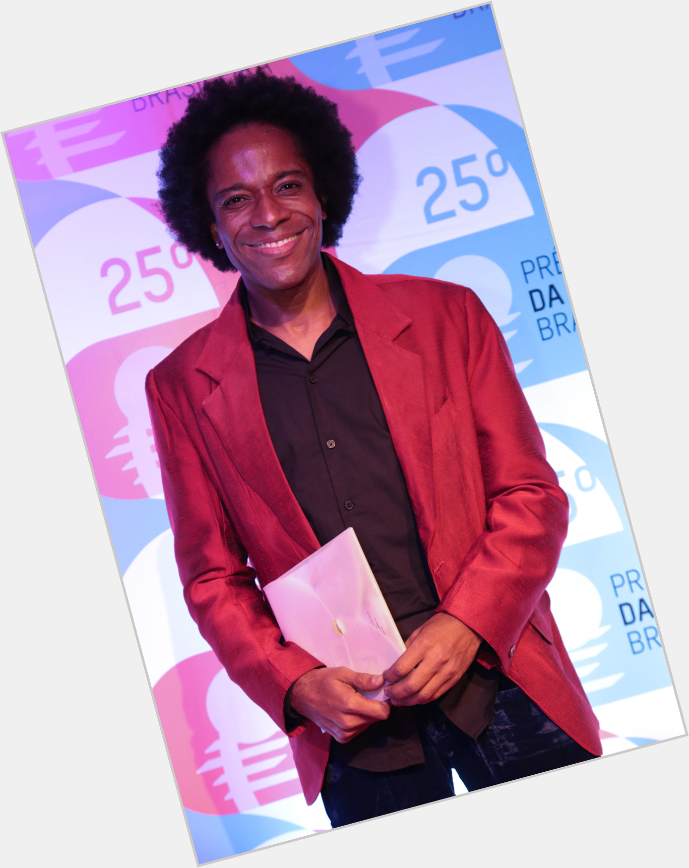 Flavio Bauraqui Average body,  black hair & hairstyles