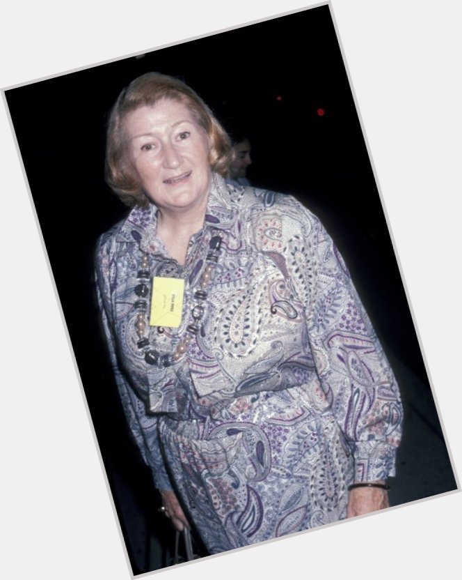 Fran Ryan Average body,  light brown hair & hairstyles