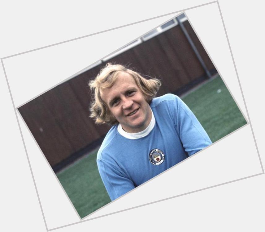 Francis Lee Average body,  salt and pepper hair & hairstyles
