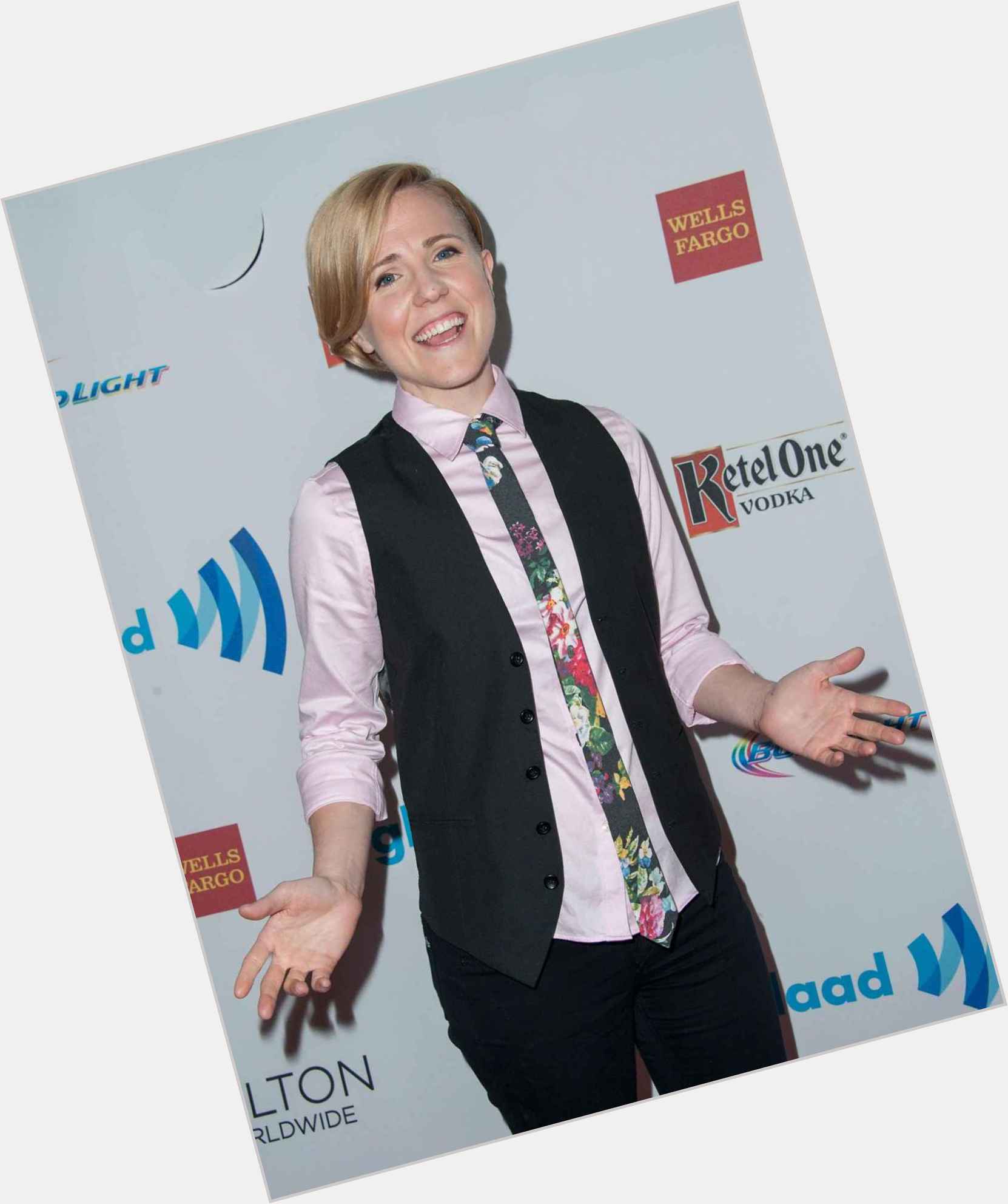 Hannah Hart body 6