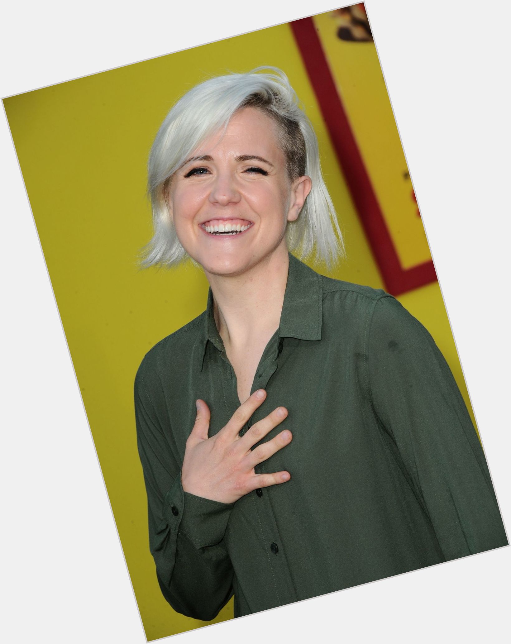 Hannah Hart picture 9