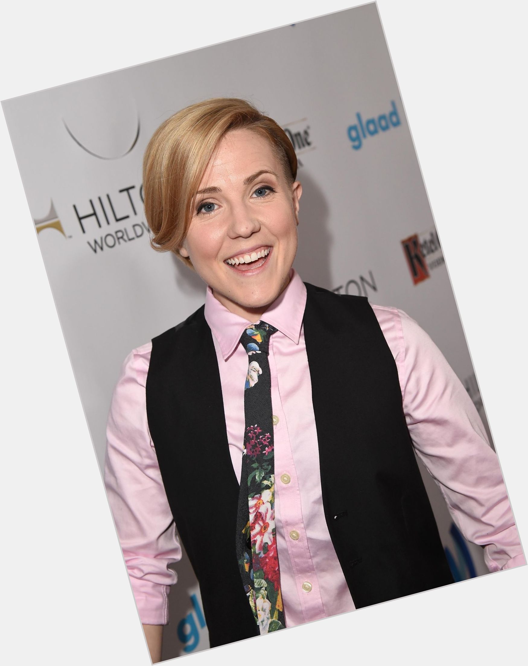 Hannah Hart sexy 5