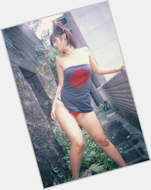 Harumi Inoue sexy 8