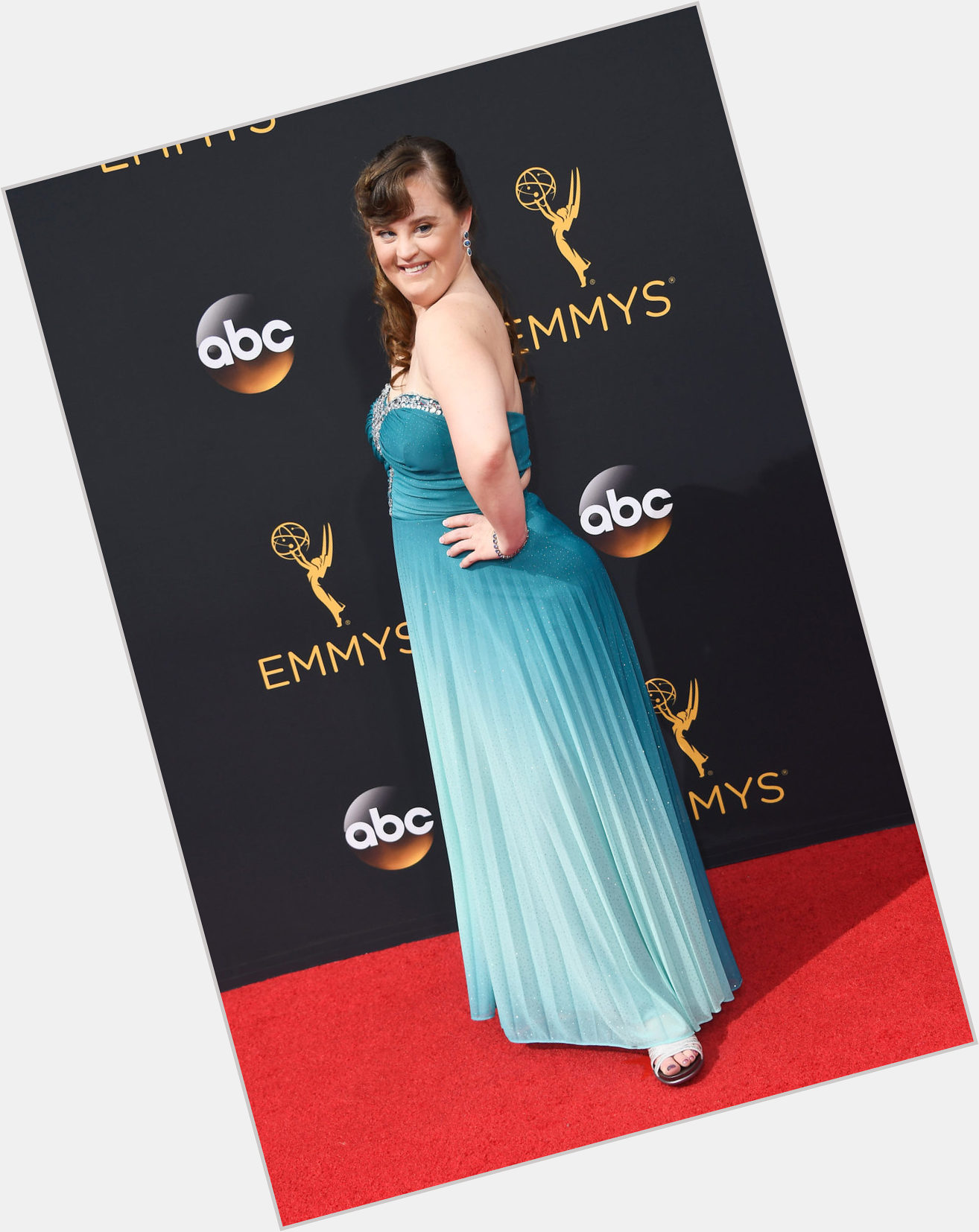 Jamie Brewer sexy 5