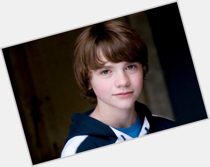 Joel Courtney light brown hair & hairstyles Athletic body, 