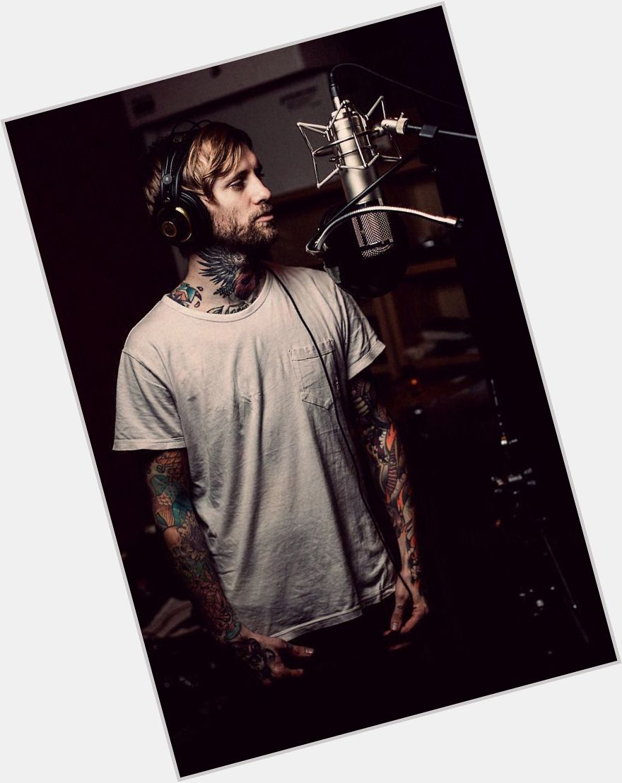 Jona Weinhofen hairstyle 3