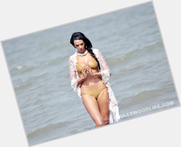 Judi Shekoni shirtless bikini