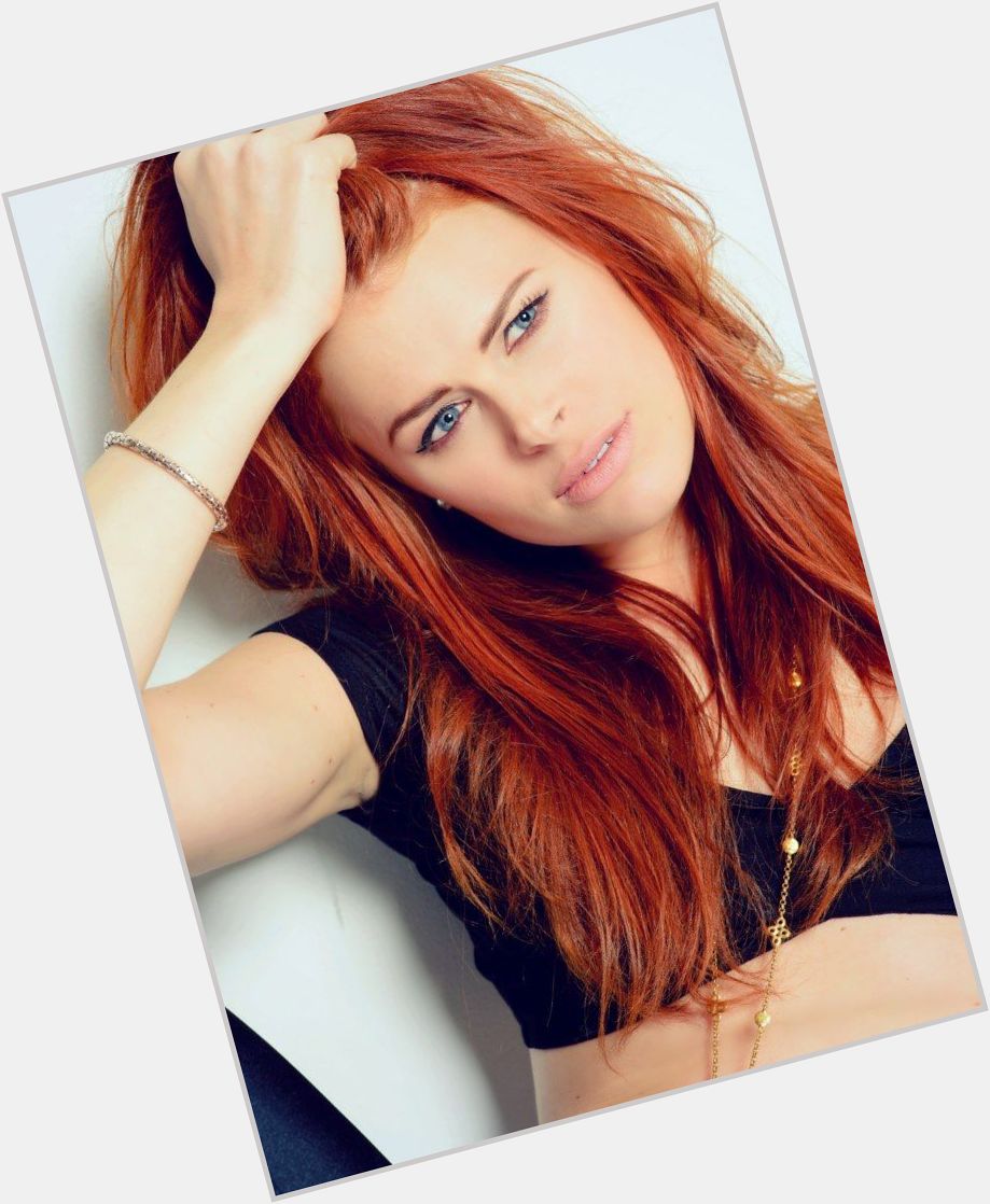 Julia Collier Slim body,  red hair & hairstyles