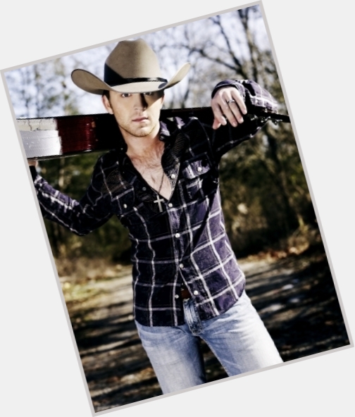 Justin Moore hairstyle 3