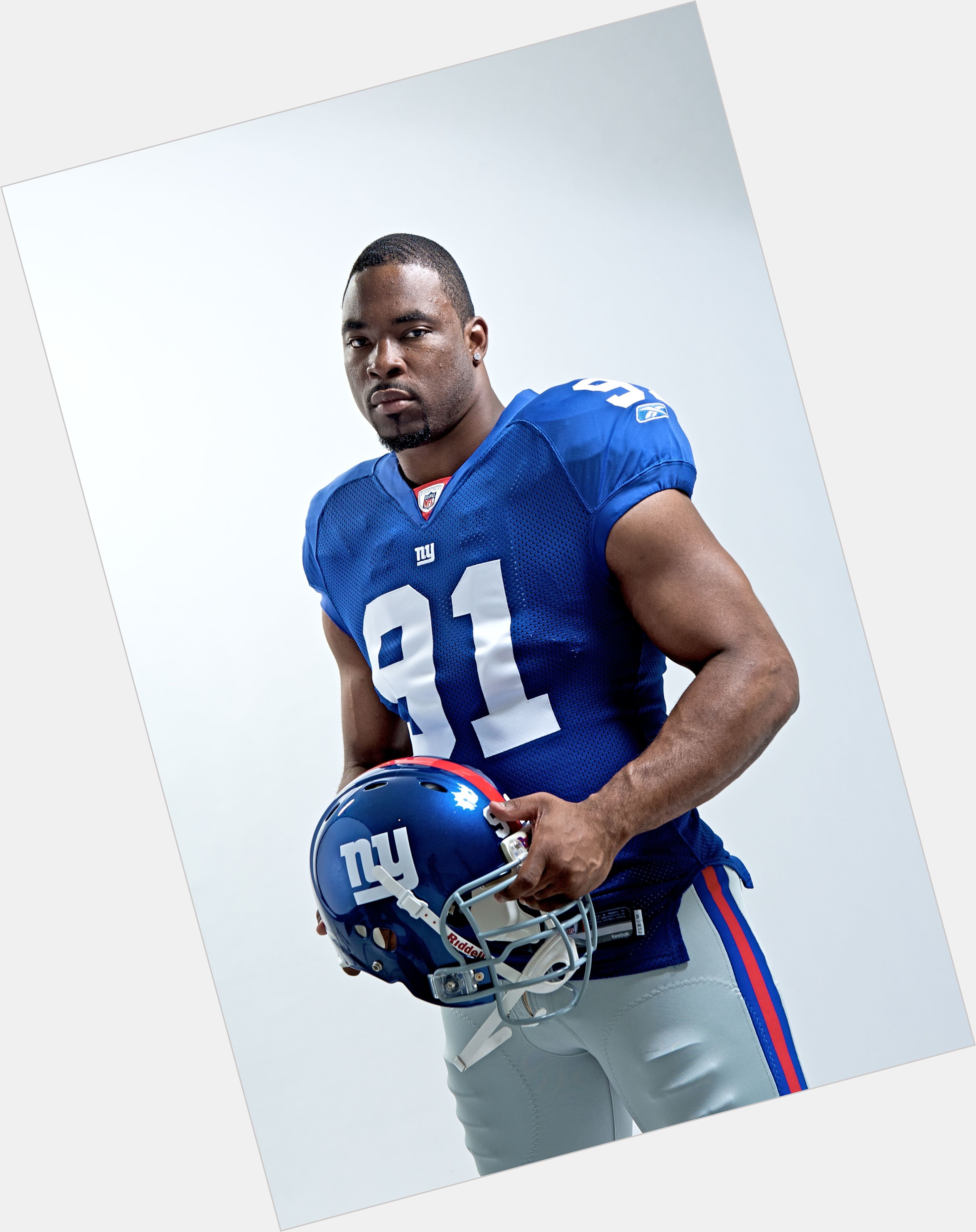 Justin Tuck picture 3