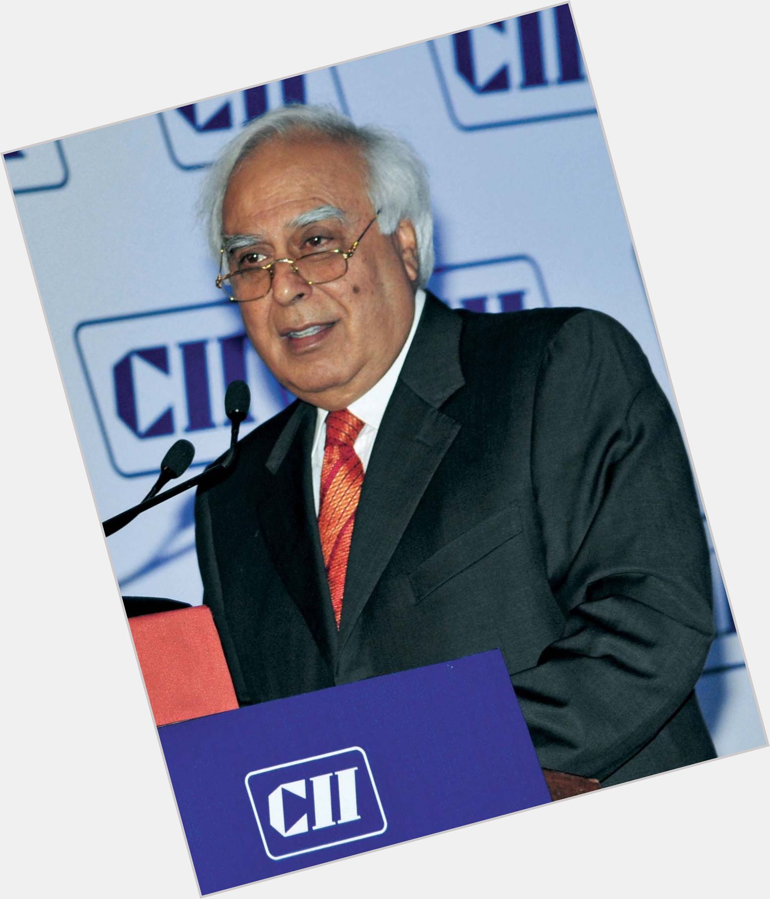 Kapil Sibal dating 2