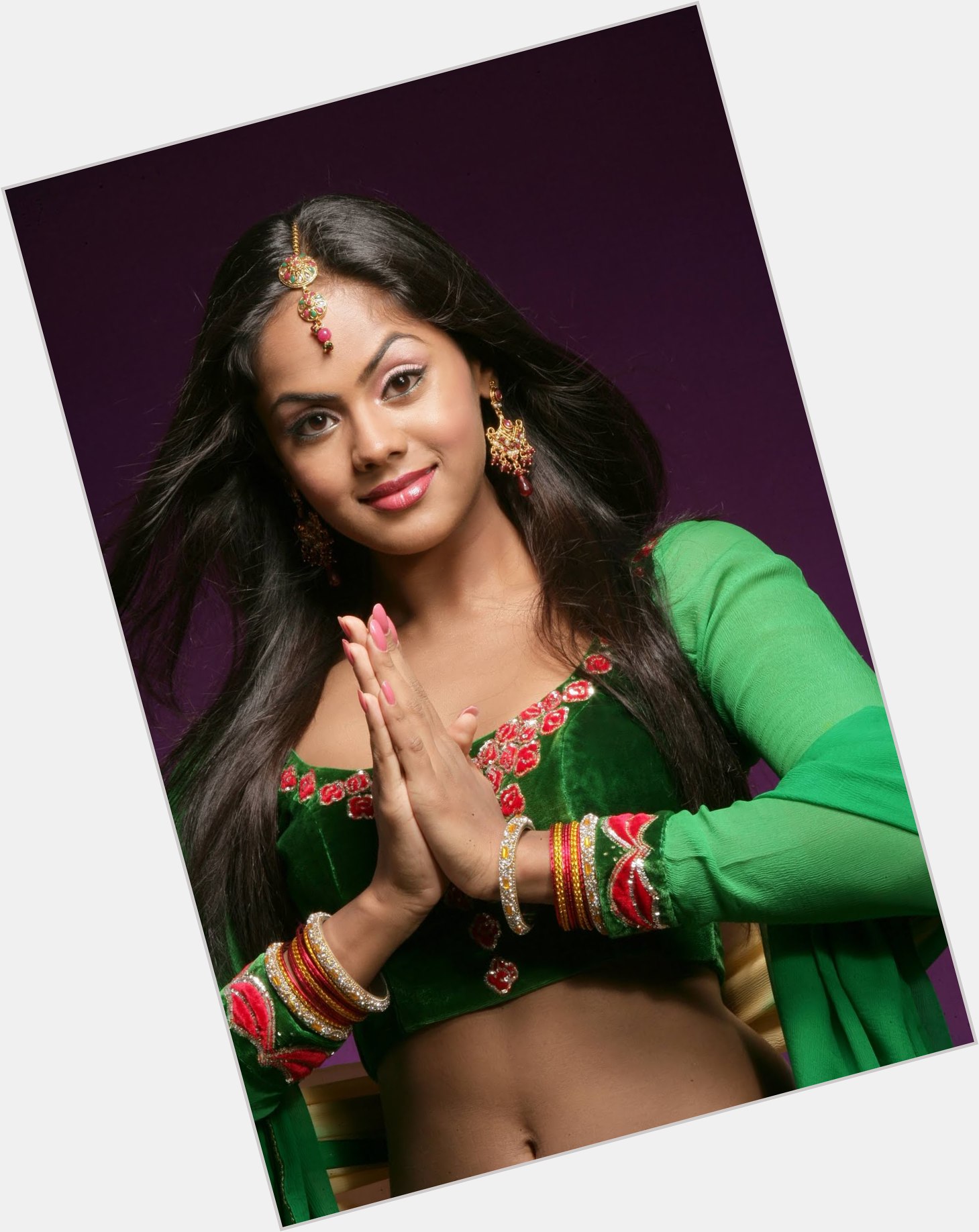 Karthika Nair sexy 9