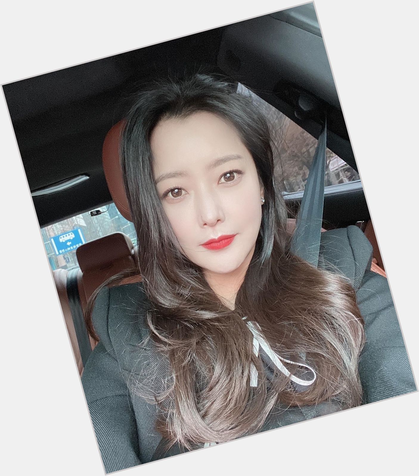 Kim Hee Sun new pic 1