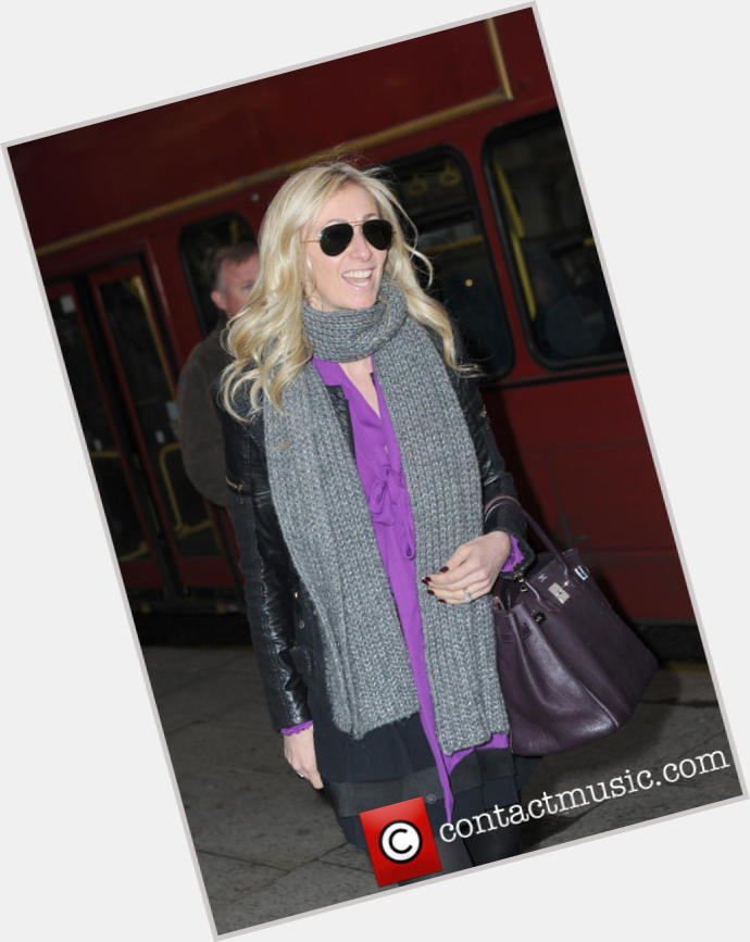 Kim Hersov Slim body,  dyed blonde hair & hairstyles