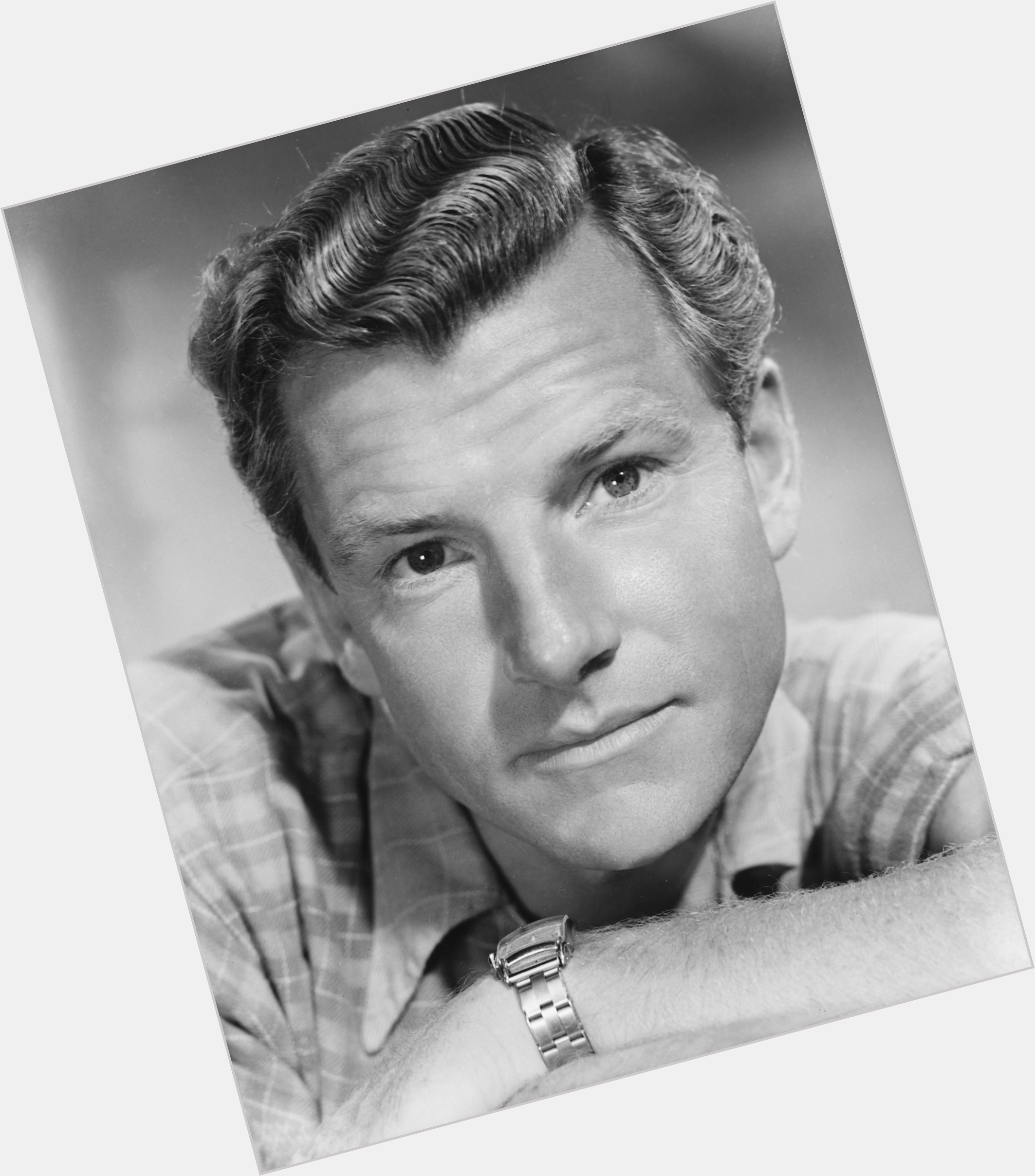 Kenneth More  