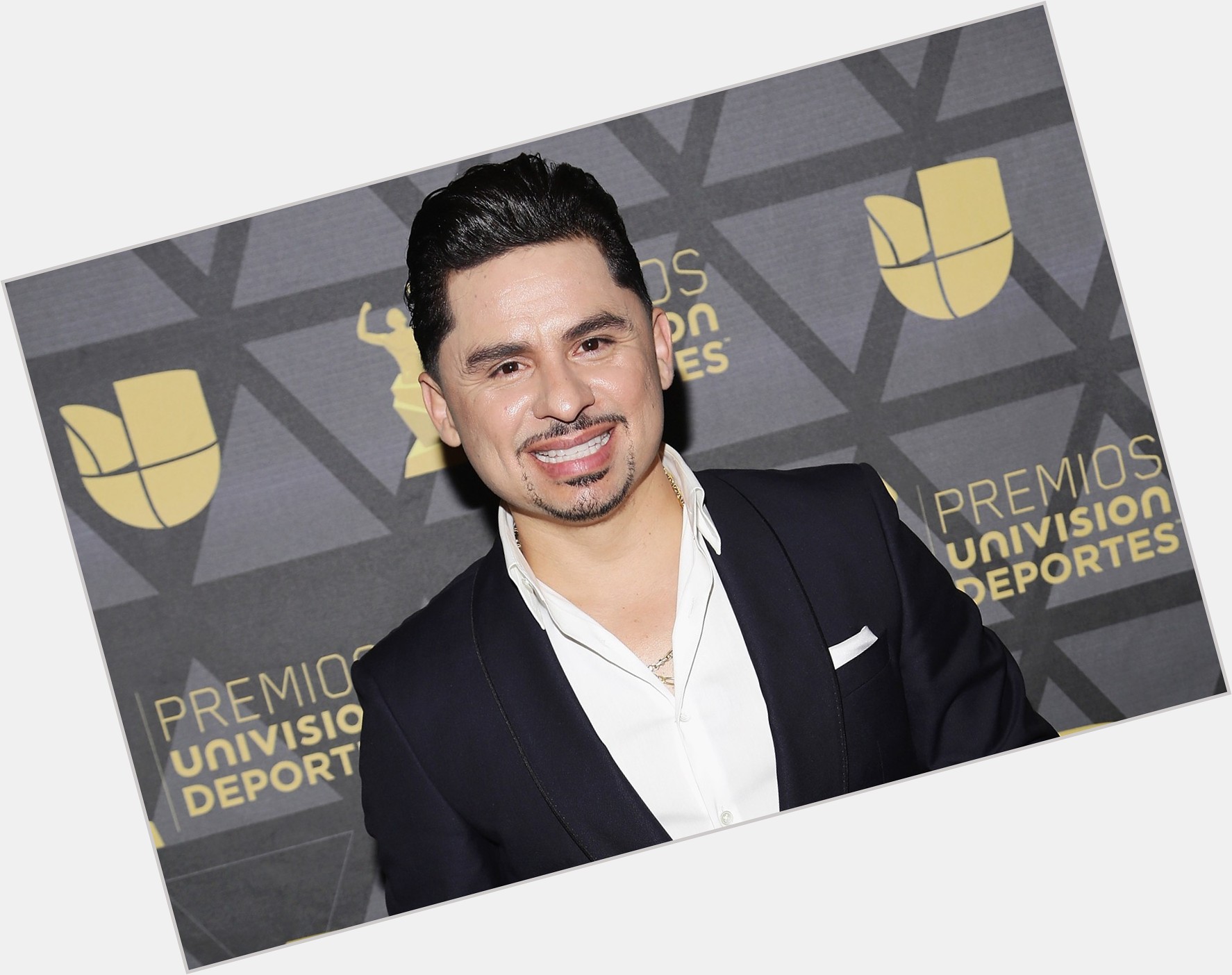 Larry Hernandez birthday 2015