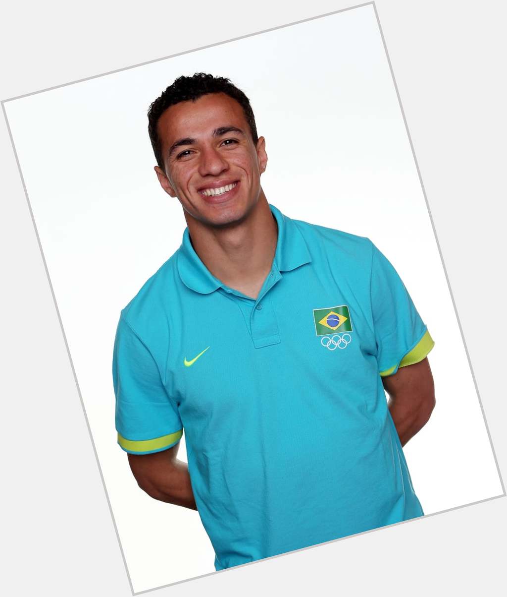Leandro Damiao Athletic body,  dark brown hair & hairstyles