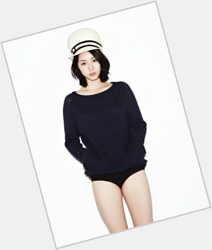 Lee Yeon hee full body 7