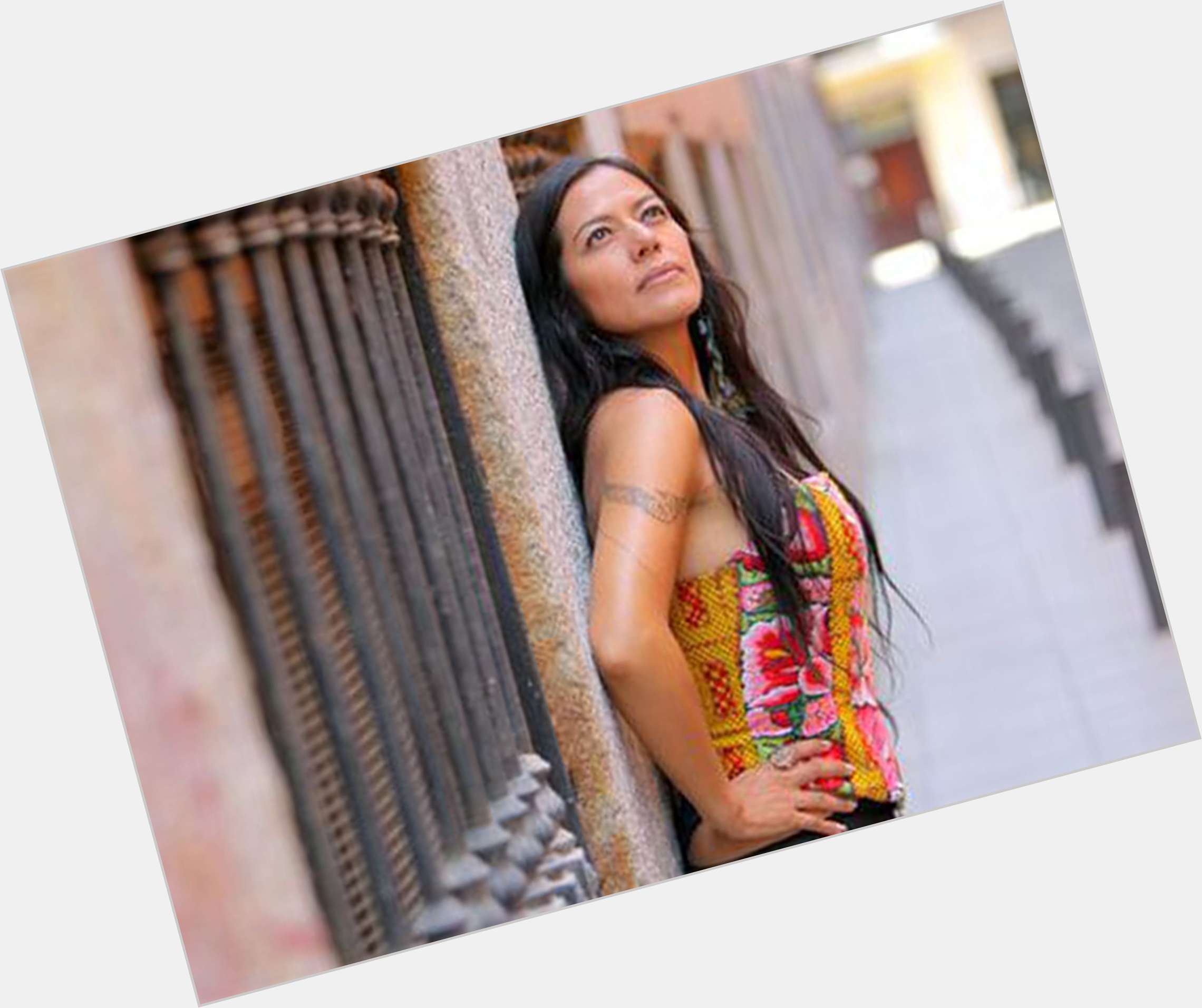 Lila Downs hairstyle 8